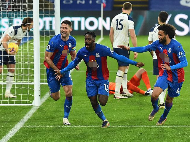  尤文图斯争议判罚受益保住联赛领头羊位置  